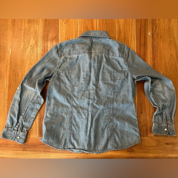 Talbot’s long sleeve chambray button‎ down shirt. 12 petite. - Picture 5 of 6